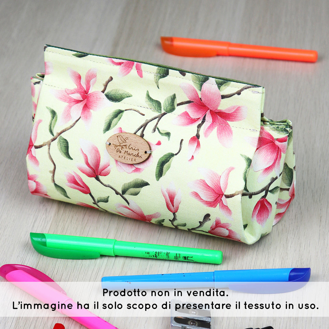 Tessuto in Raso di 100% Cotone: Magnolie su sfondo Giallo