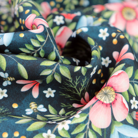 Tessuto SOFTSHELL impermeabile: Giardino incantato su sfondo scuro