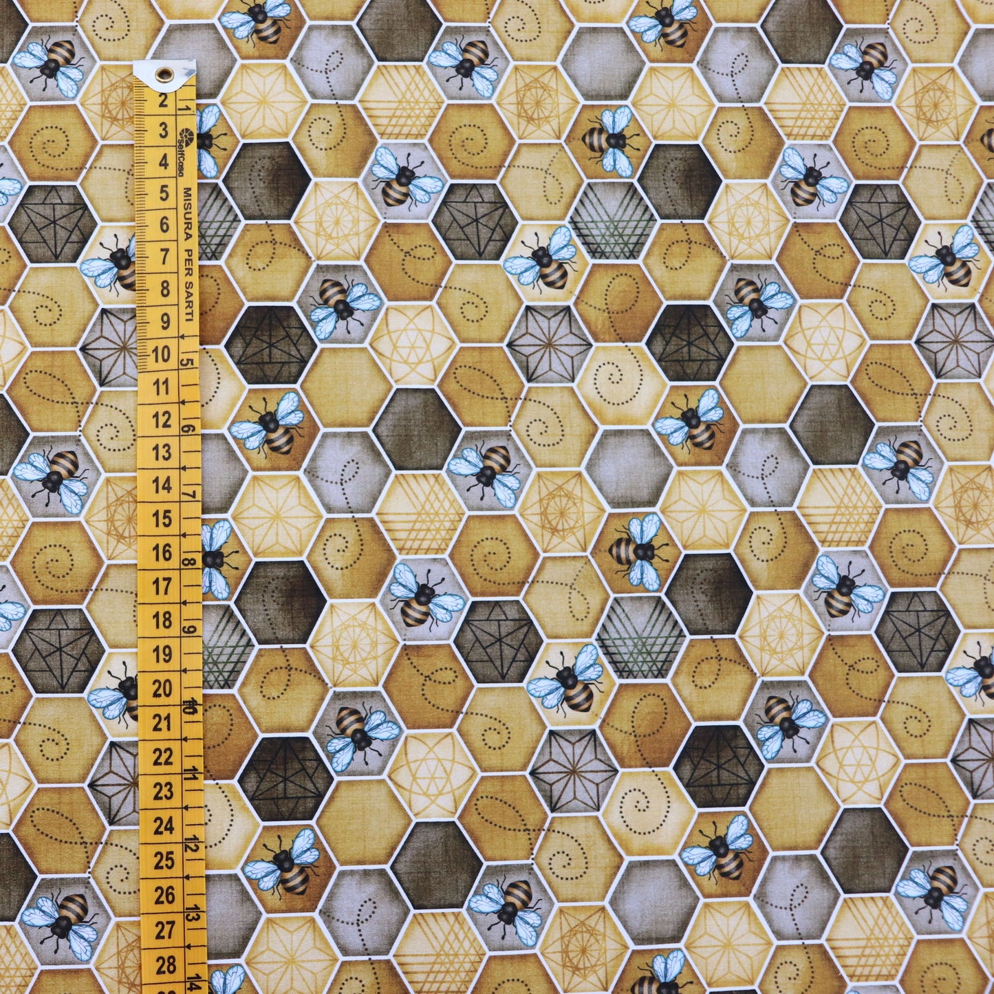 Set di 3 Tessuti Coordinati in Raso 100% Cotone: Api e Alveare Giallo e Marrone