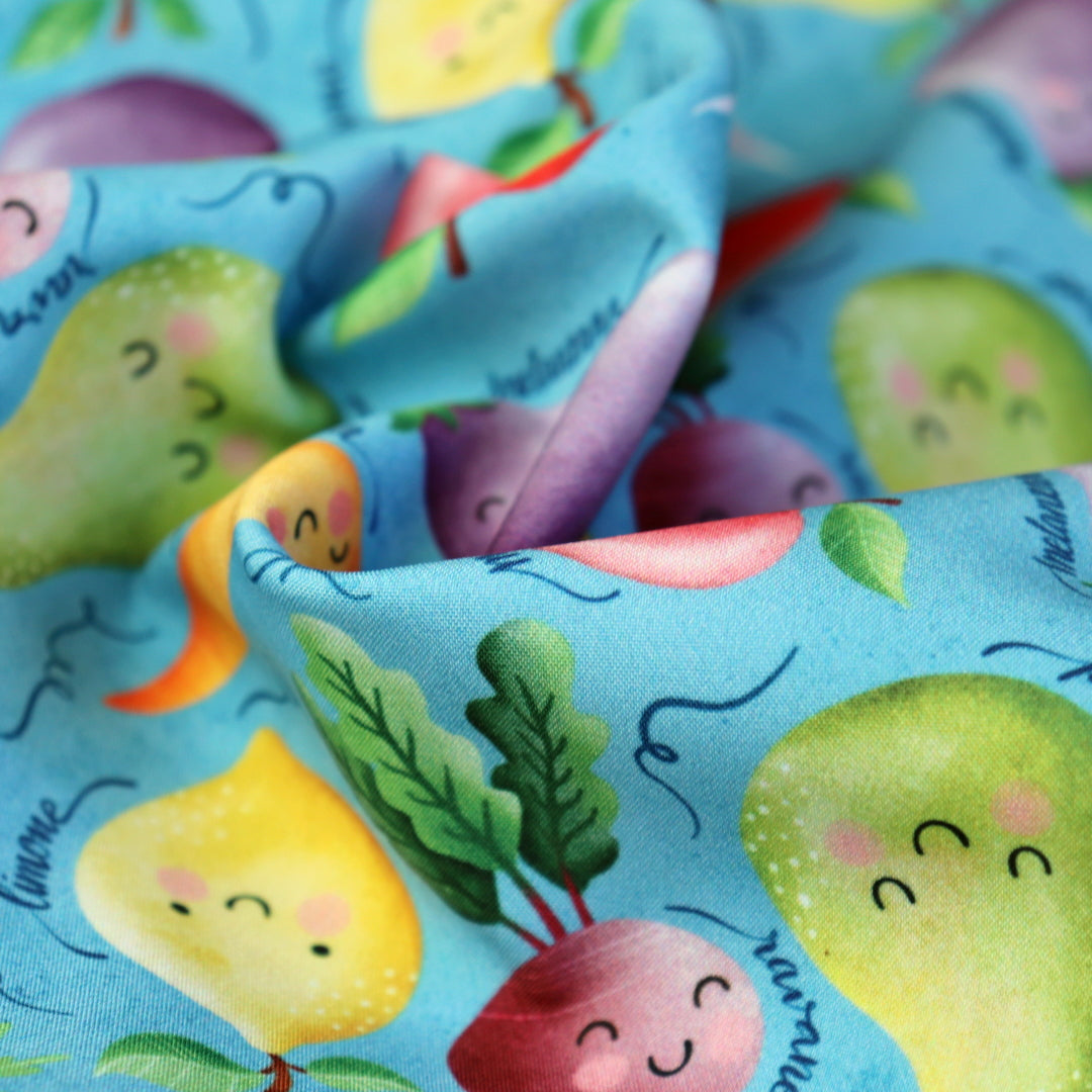 Tessuto SOFTSHELL impermeabile: Frutta e Verdura su sfondo Celeste