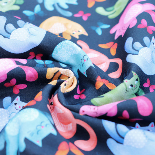 Set di 3 Tessuti Coordinati in Raso 100% Cotone: Gatti Colorati su sfondo Blu