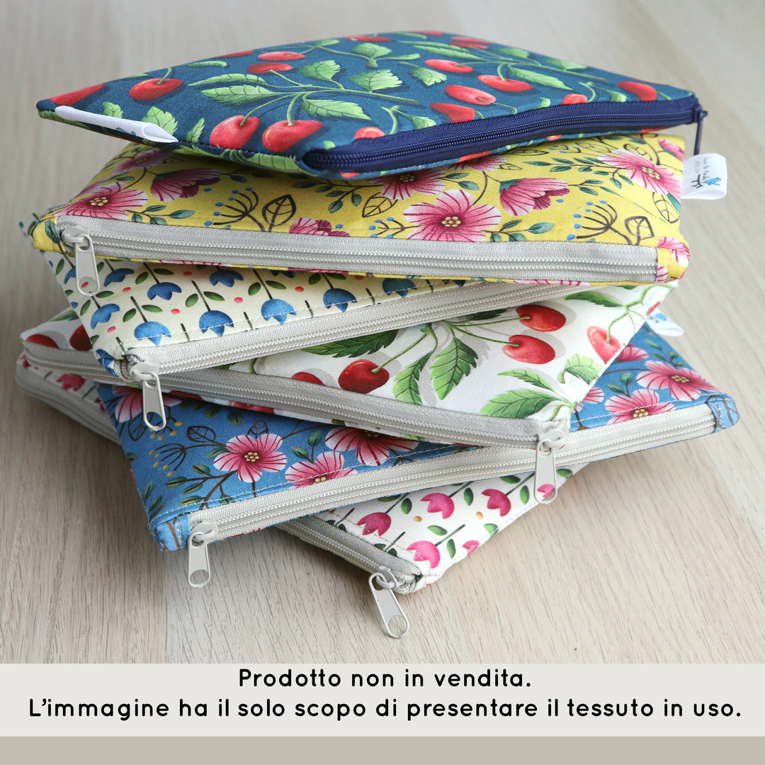 Tessuto in Raso di 100% Cotone: Tulipani Blu su sfondo Giallo Chiaro