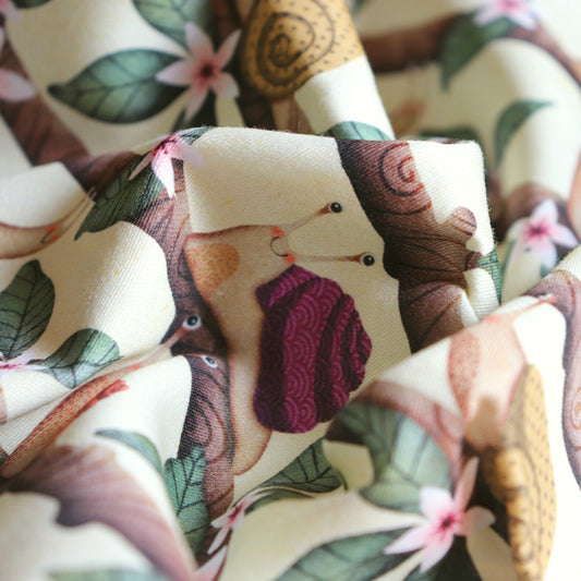 Tessuto in Raso di 100% Cotone: Lumachine su sfondo Chiaro