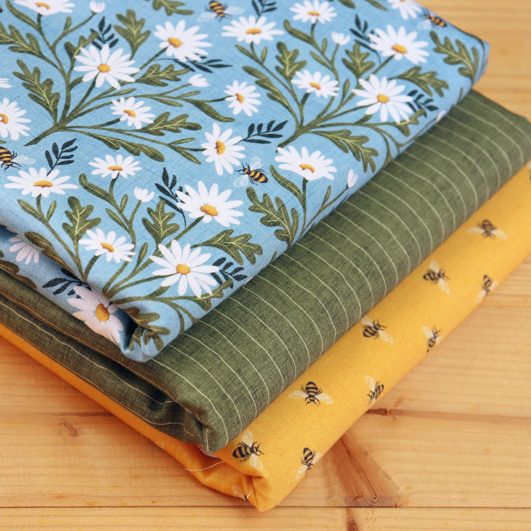 Set di 3 Tessuti Coordinati in Raso 100% Cotone: Daisy Dream, Margherite su sfondo celeste
