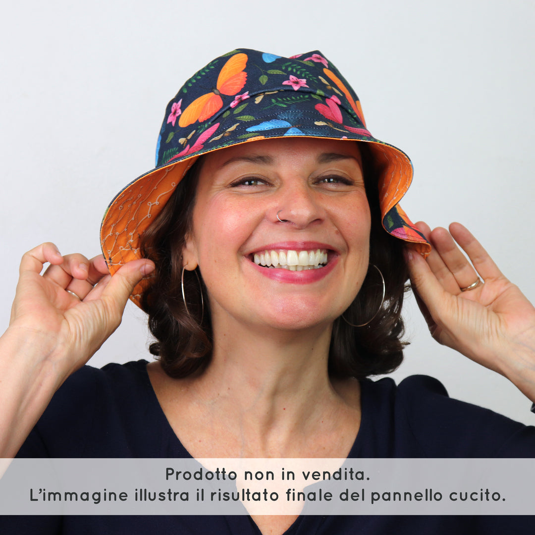 Tessuto in Gabardina di 100% Cotone: Farfalle Colorate su sfondo Blu