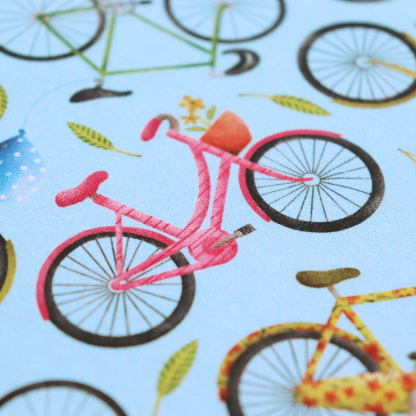 Tessuto in Raso di 100% Cotone: Biciclette su sfondo Celeste