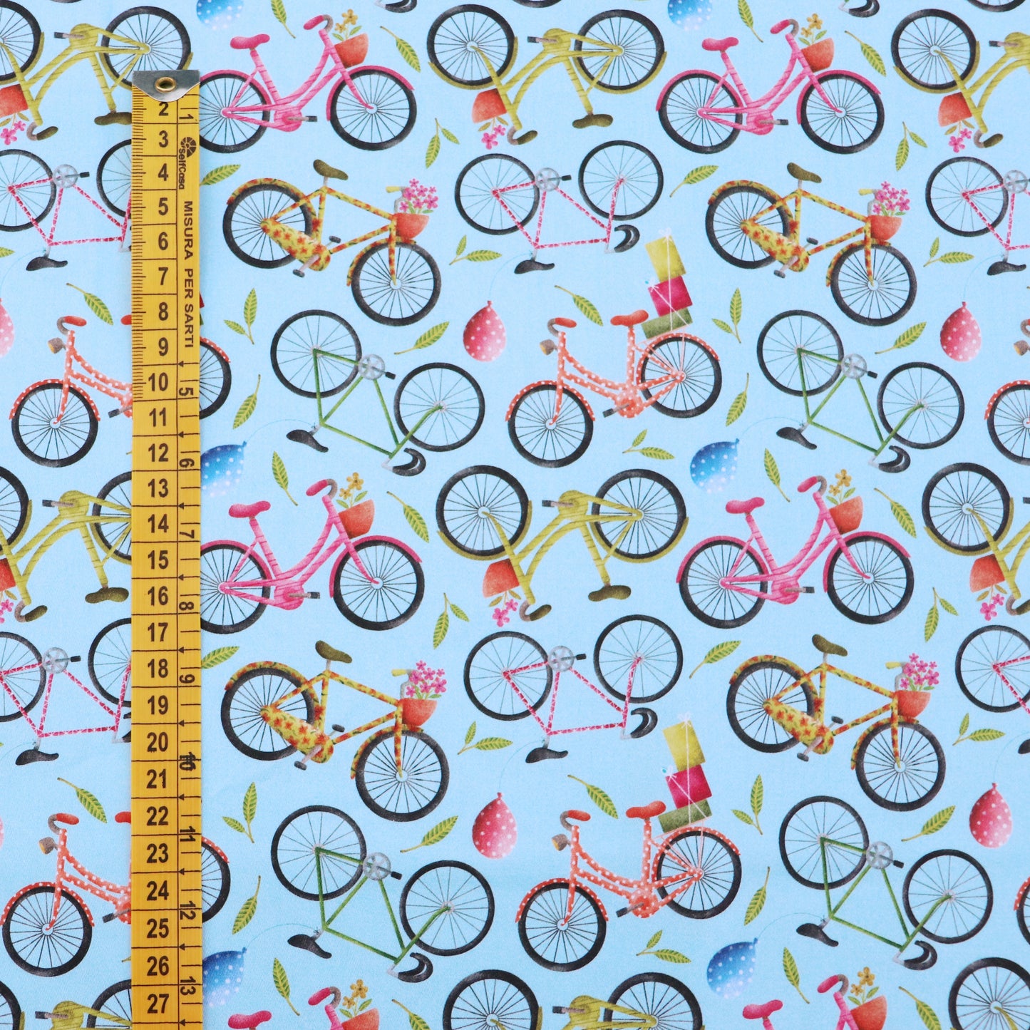 Tessuto in Raso di 100% Cotone: Biciclette su sfondo Celeste