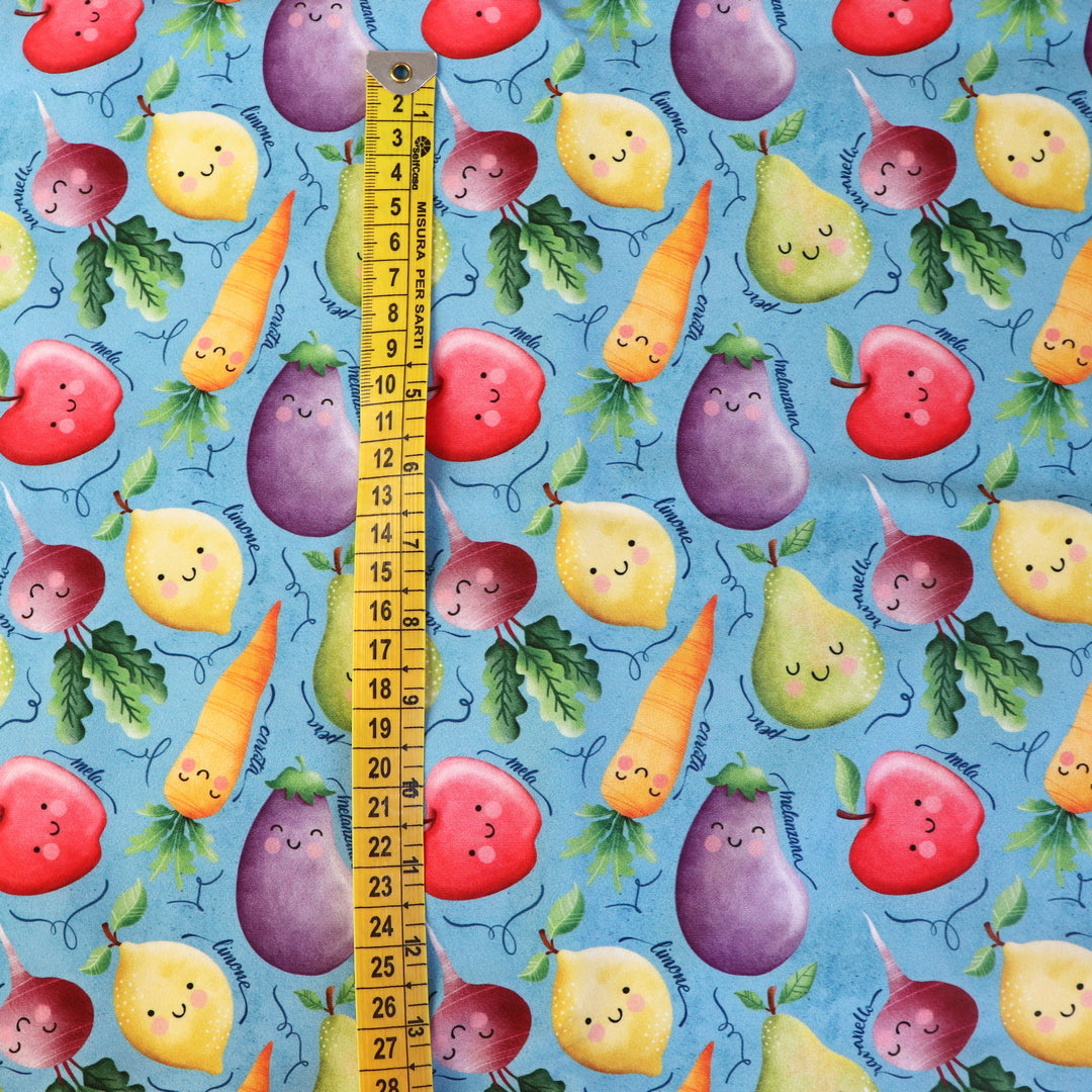 Tessuto SOFTSHELL impermeabile: Frutta e Verdura su sfondo Celeste