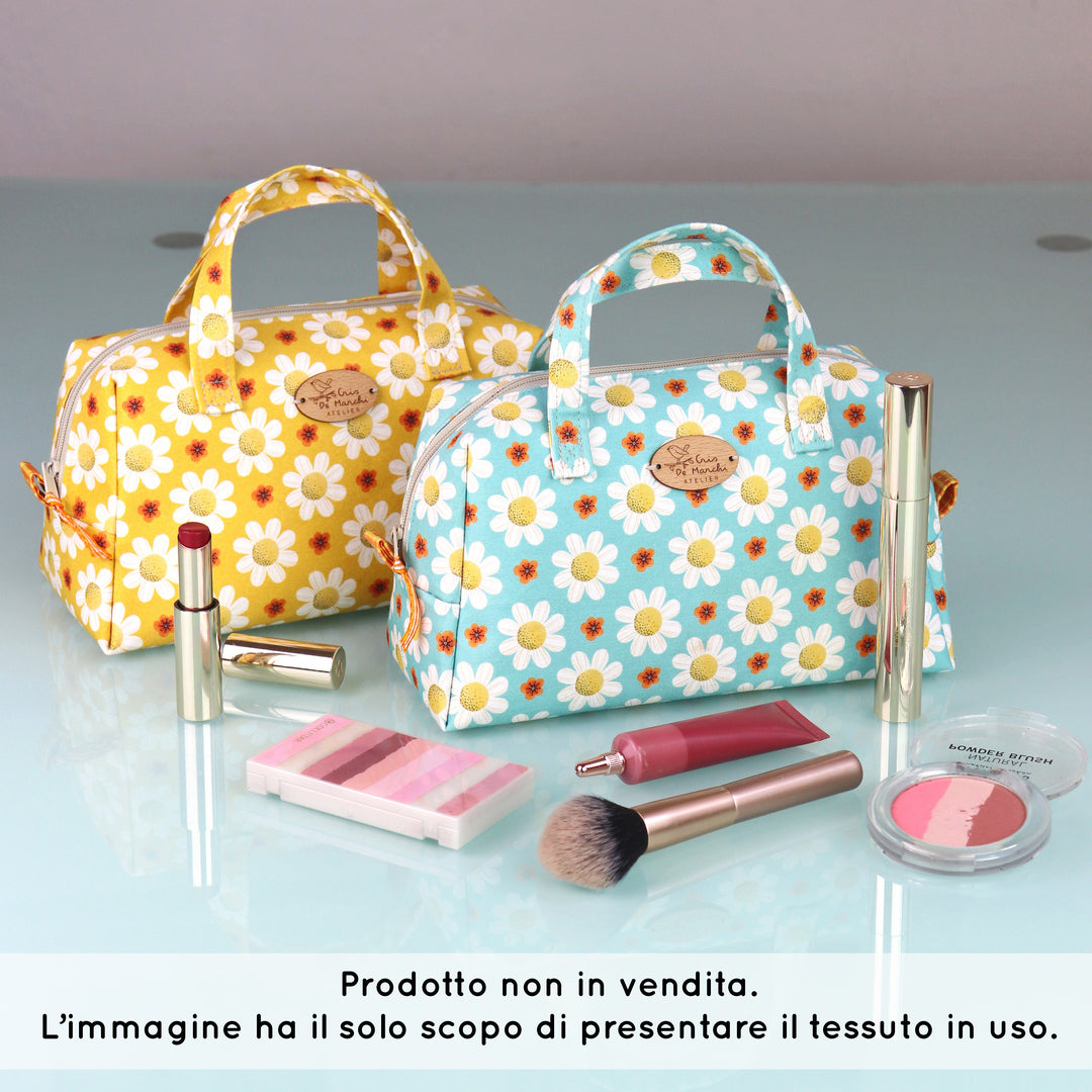 Tessuto in Raso di 100% Cotone: Margherite su sfondo Celeste