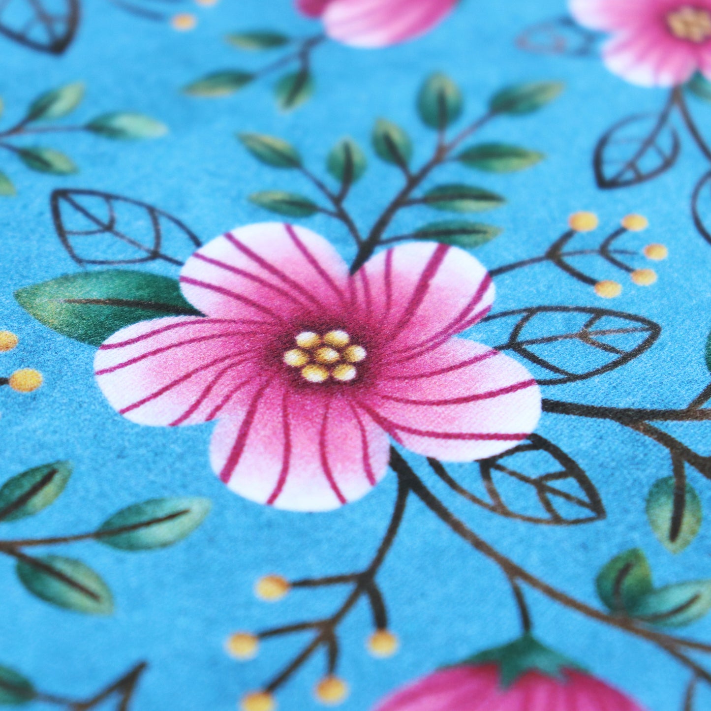 Set di 3 Tessuti Coordinati in Raso 100% Cotone: Fiori Rosa su sfondo Azzurro