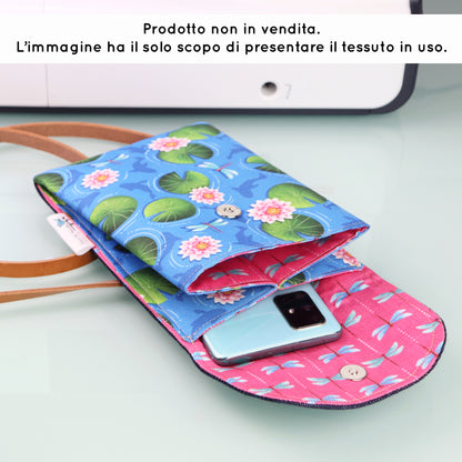 Tessuto in Raso di 100% Cotone: Ninfee e Libellule su sfondo Azzurro