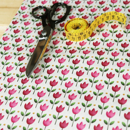 Tessuto in Raso di 100% Cotone: Tulipani Rosa su sfondo Chiaro