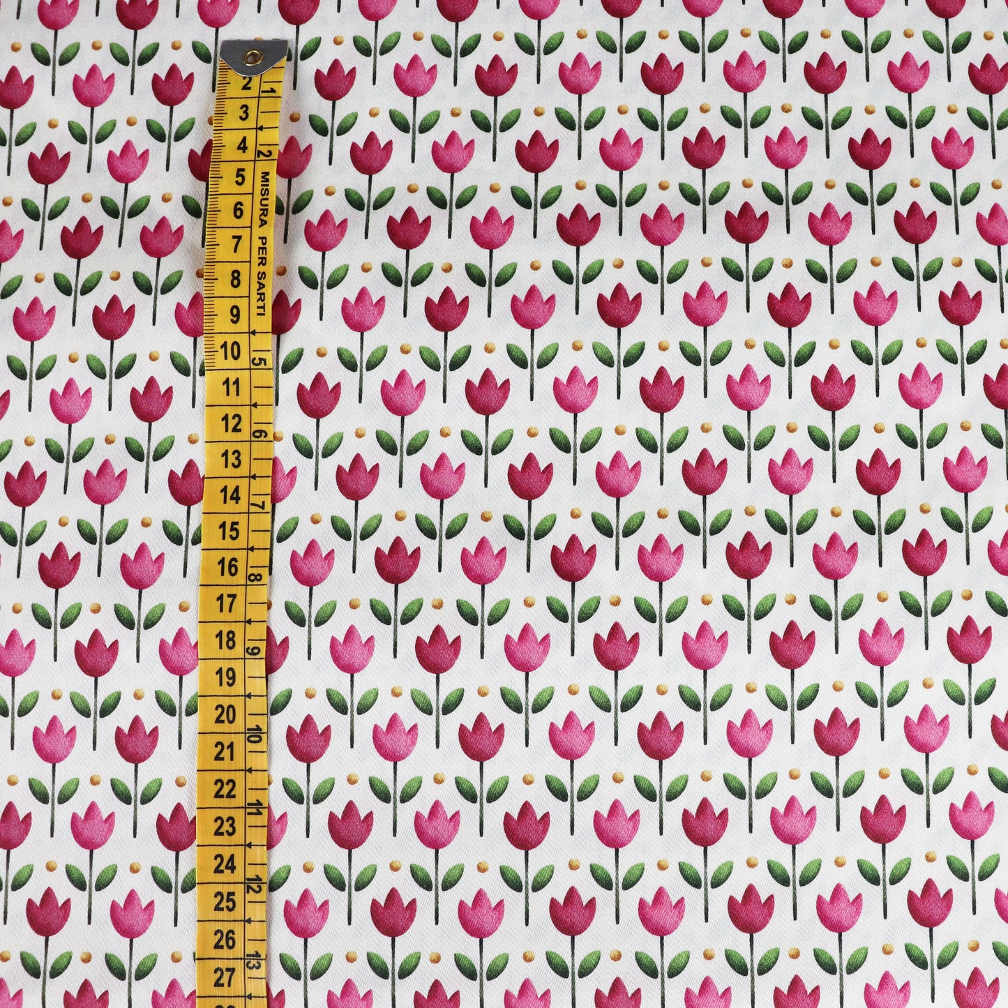 Tessuto in Raso di 100% Cotone: Tulipani Rosa su sfondo Chiaro