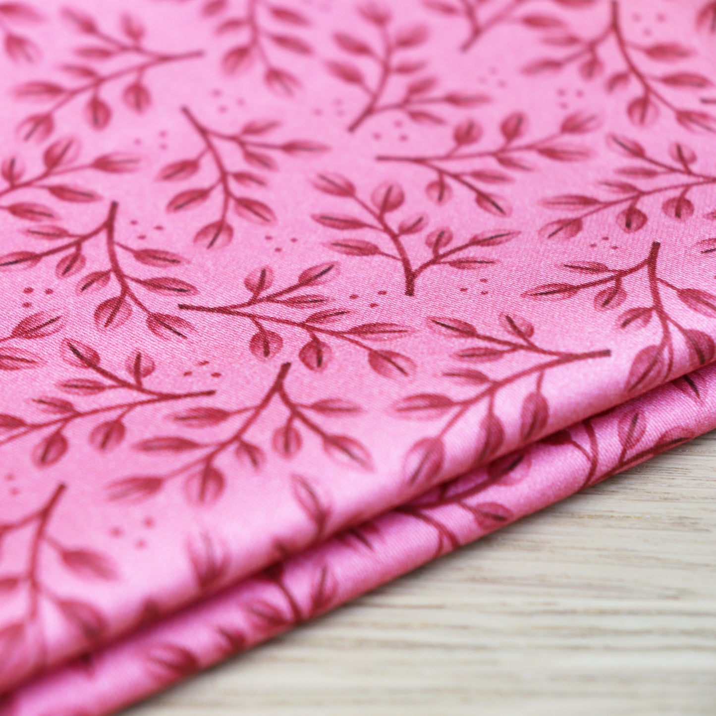 Set di 3 Tessuti Coordinati in Raso 100% Cotone: Fiori Rosa su sfondo Azzurro