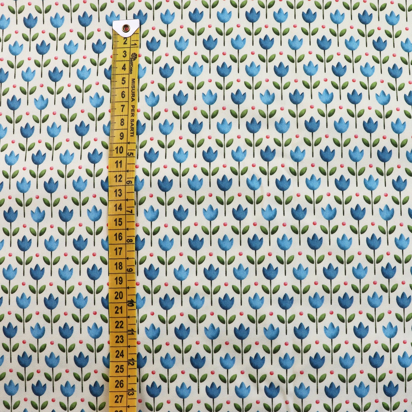 Tessuto in Raso di 100% Cotone: Tulipani Blu su sfondo Giallo Chiaro