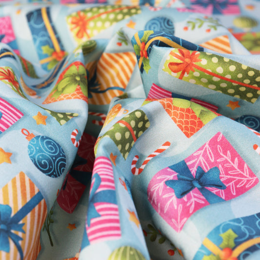 Set di 3 Tessuti Coordinati in Raso 100% Cotone: Pacchetti Regalo e Decorazioni di Natale