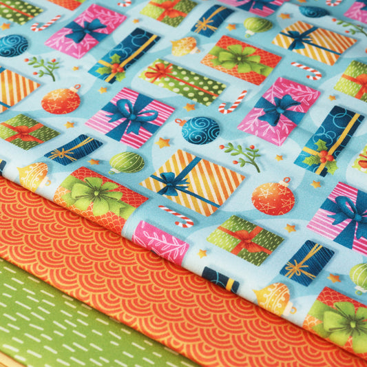 Set di 3 Tessuti Coordinati in Raso 100% Cotone: Pacchetti Regalo e Decorazioni di Natale