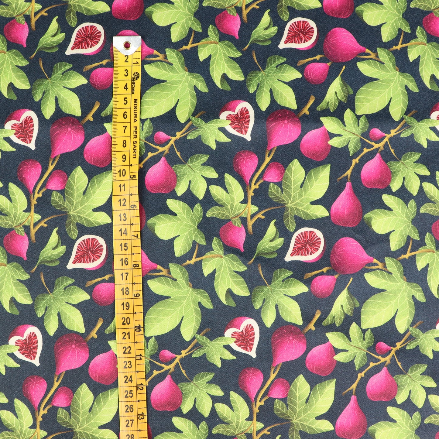 Set di 3 Tessuti Coordinati in Raso 100% Cotone: Fichi Fucsia e Foglie Verdi