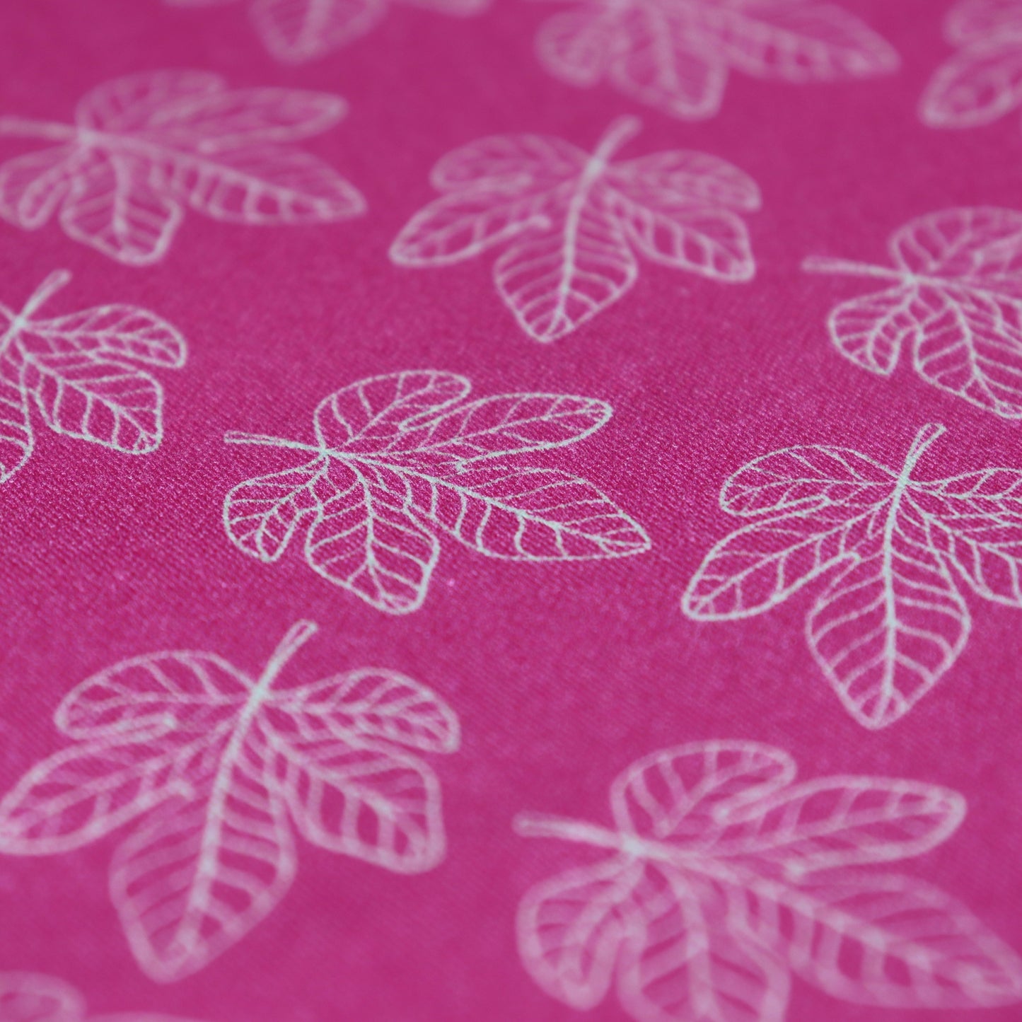 Set di 3 Tessuti Coordinati in Raso 100% Cotone: Fichi Fucsia e Foglie Verdi