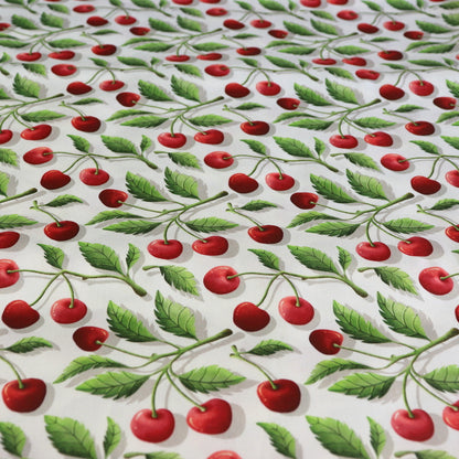 Tessuto in Raso di 100% Cotone: Cherry Crush - Ciliegie su sfondo Bianco