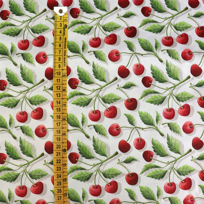Tessuto in Raso di 100% Cotone: Cherry Crush - Ciliegie su sfondo Bianco
