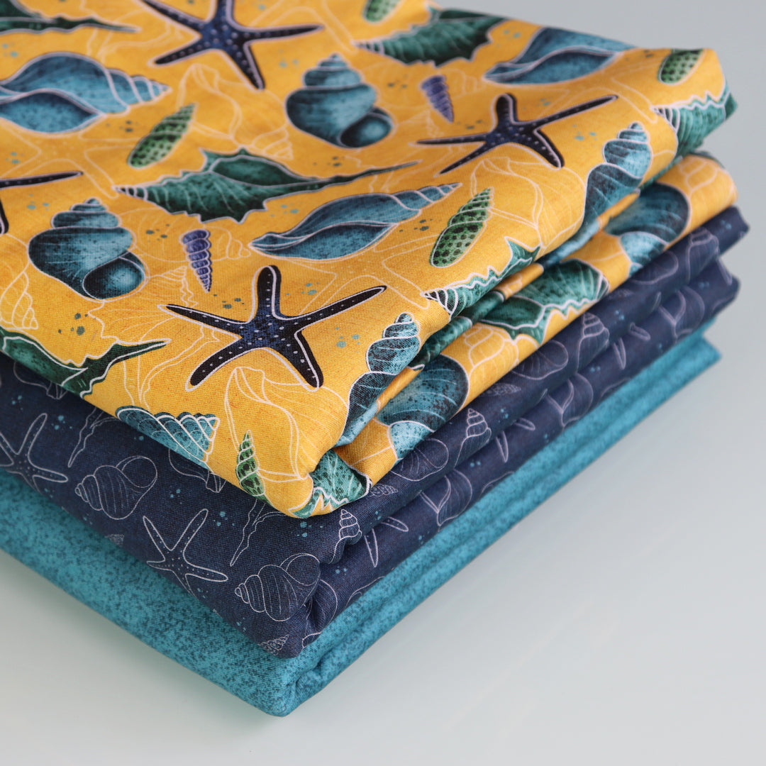 Set di 3 Tessuti Coordinati in Raso 100% Cotone: Conchiglie Blu su sfondo Giallo