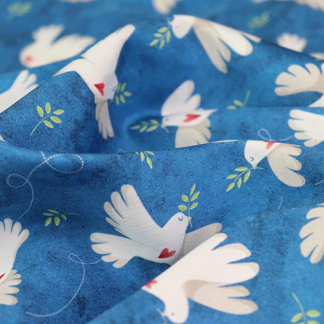 Set di Tessuti Coordinati in Raso di Cotone: "Peace & Love" Colombe della Pace su sfondo blu