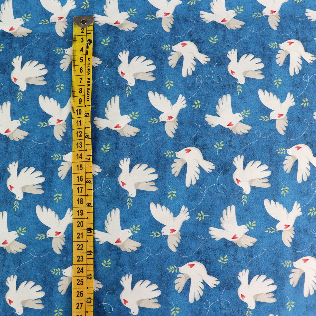 Set di Tessuti Coordinati in Raso di Cotone: "Peace & Love" Colombe della Pace su sfondo blu