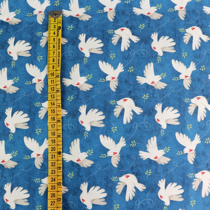 Set di Tessuti Coordinati in Raso di Cotone: "Peace & Love" Colombe della Pace su sfondo blu